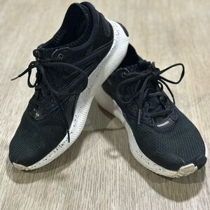 Reebok Black and White Women's Sneakers Size 8.5